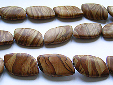 vlnka z wooden line stone
